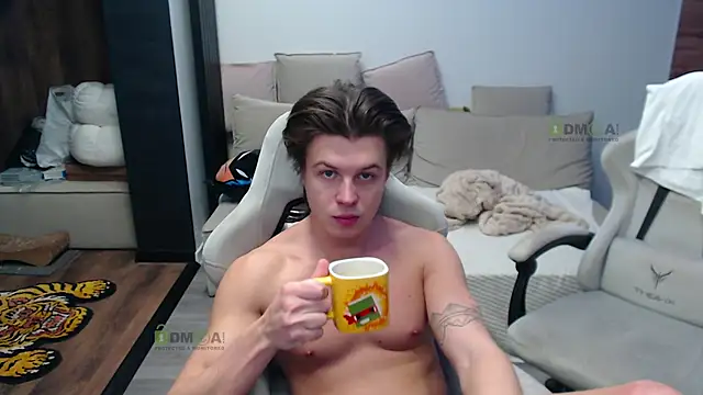 Snapshot of Sunny-Girl1 chatting on 01-10-26, 07:43 Sunny-Girl1 online show from 01-10-26, 07:43