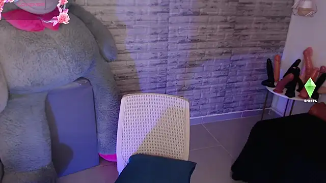 Snapshot of TinnaCobb chatting on 02-12-26, 03:29 TinnaCobb online show from 02-12-26, 03:29