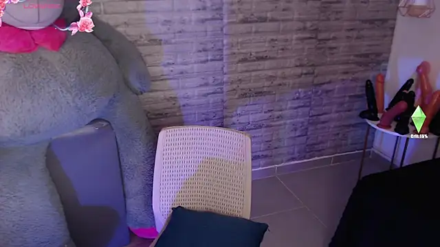 Snapshot of TinnaCobb chatting on 02-14-26, 01:41 TinnaCobb online show from 02-14-26, 01:41