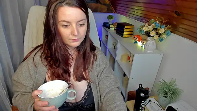 Snapshot of ErinMarshall chatting on 02-12-25, 04:00 ErinMarshall online show from 02-12-25, 04:00