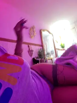 Snapshot of misscectito13 chatting on 10-14-25, 03:29 misscectito13 online show from 10-14-25, 03:29