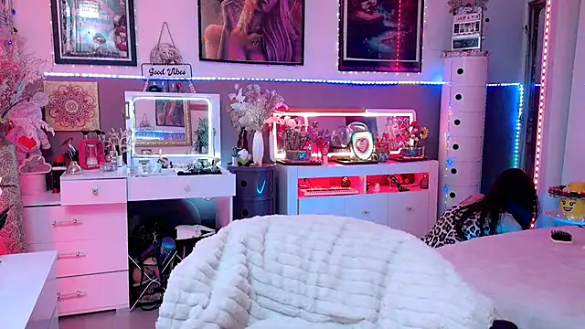 Snapshot of misscectito13 chatting on 11-21-25, 10:52 misscectito13 online show from 11-21-25, 10:52