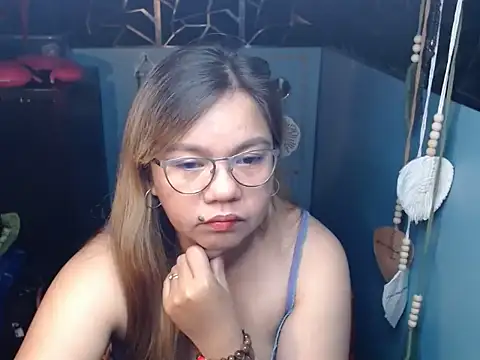 Snapshot of ambersmile chatting on 10-31-25, 09:27 ambersmile online show from 10-31-25, 09:27