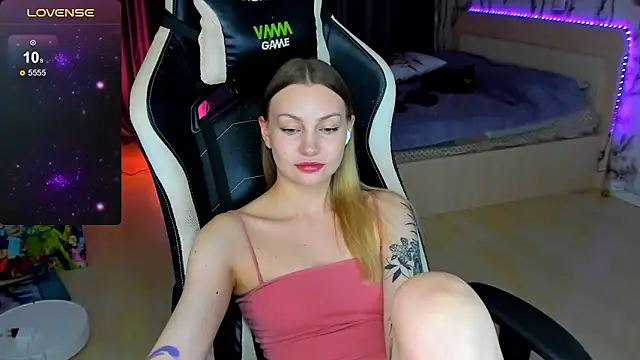 BiMolly online show from 11-08-25, 08:07