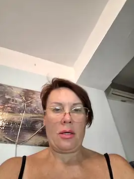  lady red  online show from 09-16-25, 04:52