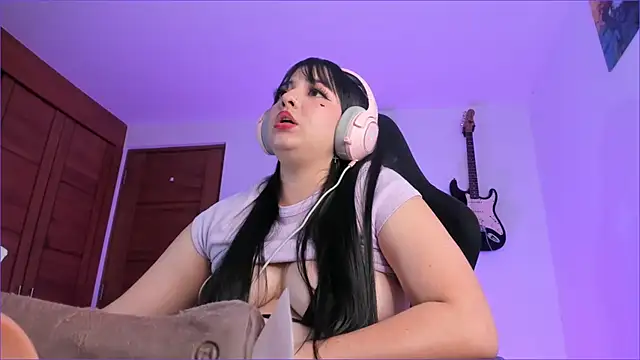 Elle online show from 03-17-25, 01:24