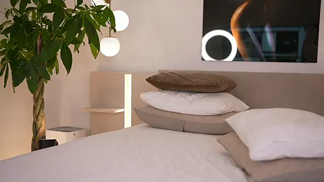 DoviaClaire online show from 12-05-25, 08:01