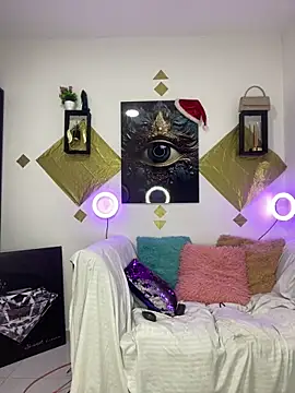 Shantal Lovee online show from 12-18-25, 10:16