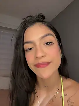 Snapshot of Sammy_pink chatting on 09-27-25, 10:48 Sammy pink online show from 09-27-25, 10:48