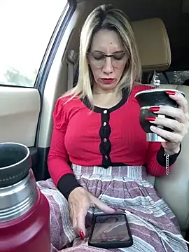 Gatitacarlita online show from 12-27-24, 10:01