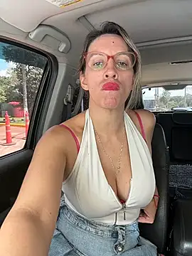 Snapshot of Gatitacarlita chatting on 02-21-26, 02:29 Gatitacarlita online show from 02-21-26, 02:29