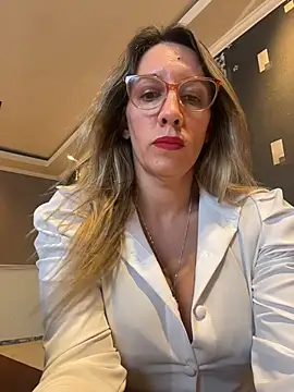 Snapshot of Gatitacarlita chatting on 02-27-26, 05:46 Gatitacarlita online show from 02-27-26, 05:46