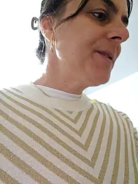 IsabelleCraft online show from 10-24-25, 12:01