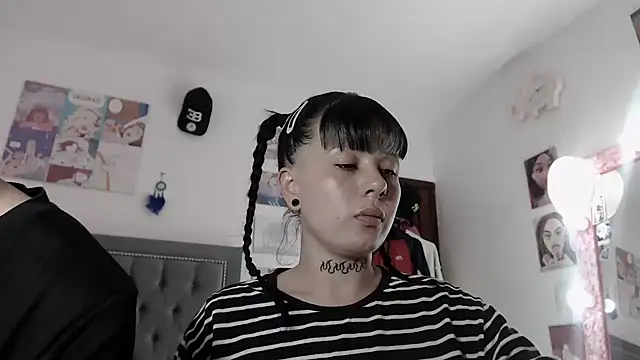 dulce maria x online show from 12-22-24, 07:42