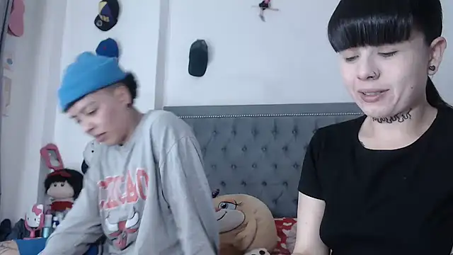 dulce maria x online show from 10-23-25, 10:30