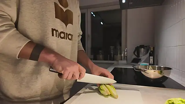 Snapshot of Jayjay1999x chatting on 03-14-25, 07:44 Jayjay1999x online show from 03-14-25, 07:44