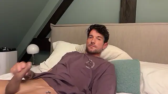 Snapshot of Jayjay1999x chatting on 11-04-25, 05:56 Jayjay1999x online show from 11-04-25, 05:56