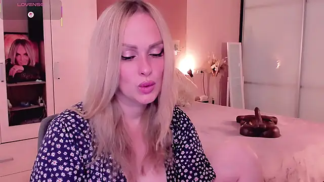 Libby Nora online show from 09-22-25, 10:06