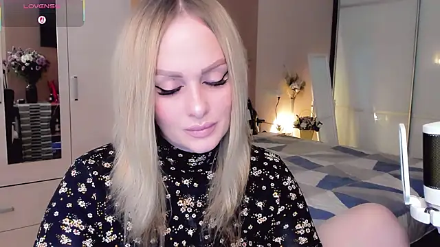 Snapshot of Libby_Nora chatting on 01-15-26, 10:42 Libby Nora online show from 01-15-26, 10:42