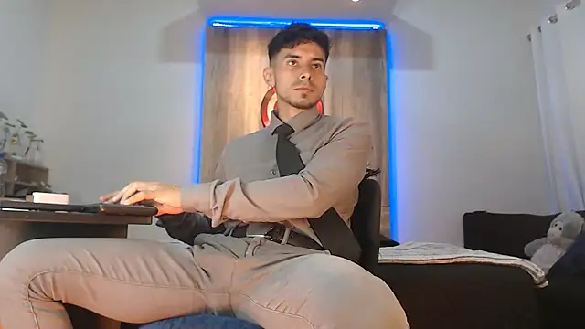 Andrew 4  online show from 10-31-25, 02:45