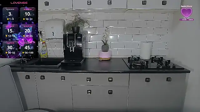 Snapshot of erikaerika chatting on 02-06-26, 08:29 erikaerika online show from 02-06-26, 08:29