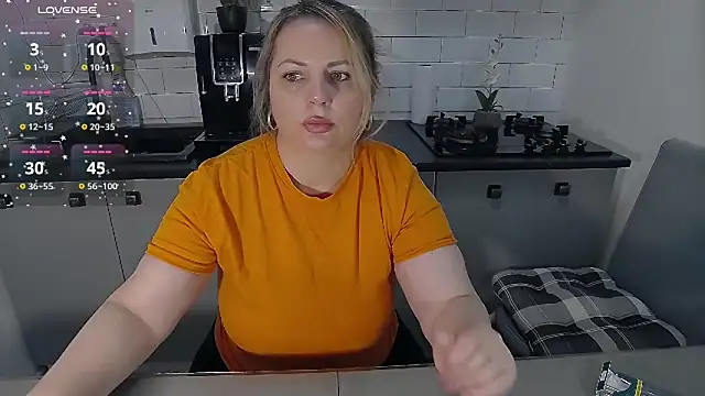 Snapshot of erikaerika chatting on 02-09-26, 08:18 erikaerika online show from 02-09-26, 08:18