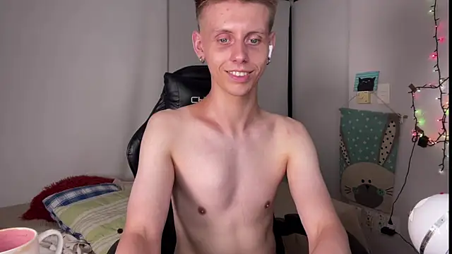 vladdymeow online show from 01-01-25, 01:04