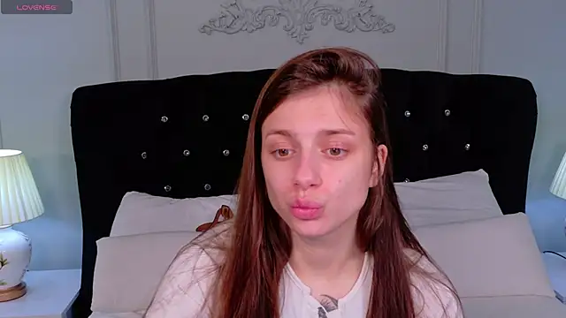 Snapshot of Eille_Elfie chatting on 09-28-25, 05:57 Eille Elfie online show from 09-28-25, 05:57