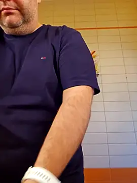 Andrew1900529 online show from 11-07-25, 09:09