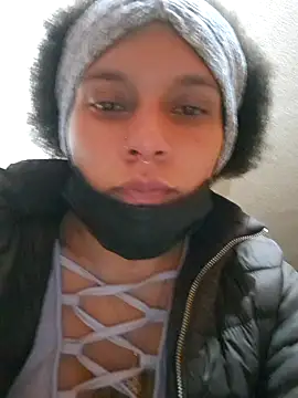 Snapshot of LUNAdeMARTE chatting on 01-08-26, 01:52 LUNAdeMARTE online show from 01-08-26, 01:52