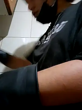 Snapshot of LUNAdeMARTE chatting on 01-16-26, 11:53 LUNAdeMARTE online show from 01-16-26, 11:53