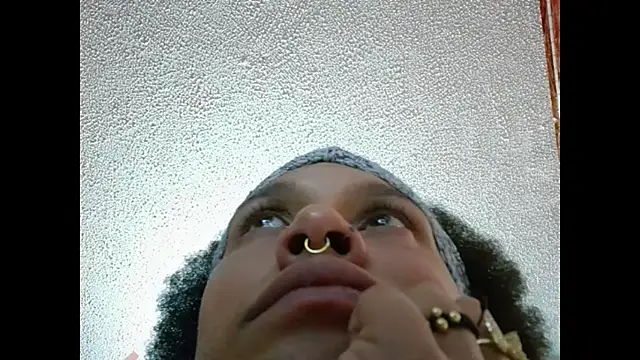 Snapshot of LUNAdeMARTE chatting on 02-20-26, 02:30 LUNAdeMARTE online show from 02-20-26, 02:30