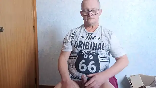 Snapshot of bigballnz chatting on 08-07-26, 12:12 bigballnz online show from 08-07-26, 12:12