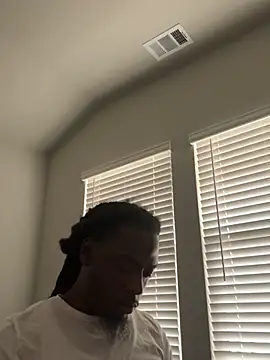 Snapshot of blue5455 chatting on 02-12-25, 09:33 blue5455 online show from 02-12-25, 09:33