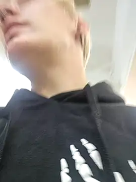 Snapshot of PinkTheHawk chatting on 02-16-25, 11:16 PinkTheHawk online show from 02-16-25, 11:16