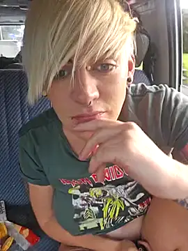 Snapshot of PinkTheHawk chatting on 03-09-25, 05:11 PinkTheHawk online show from 03-09-25, 05:11