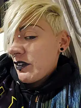 Snapshot of PinkTheHawk chatting on 03-13-25, 08:59 PinkTheHawk online show from 03-13-25, 08:59