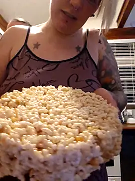 Snapshot of PinkTheHawk chatting on 09-23-25, 12:30 PinkTheHawk online show from 09-23-25, 12:30