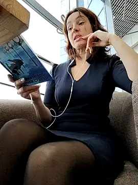 EvaXOAir online show from 11-12-25, 04:13