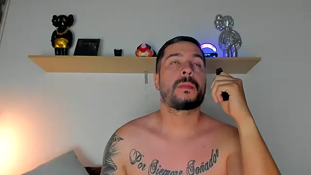 camilo restrepo21 online show from 02-09-25, 01:44