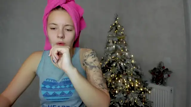 Snapshot of why_again_me chatting on 01-02-25, 10:33 why again me online show from 01-02-25, 10:33