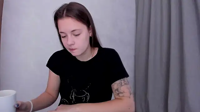 Snapshot of why_again_me chatting on 01-18-25, 01:40 why again me online show from 01-18-25, 01:40