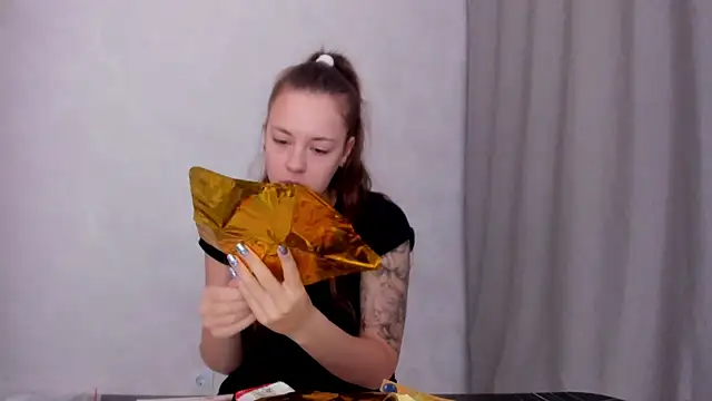 Snapshot of why_again_me chatting on 01-19-25, 05:07 why again me online show from 01-19-25, 05:07