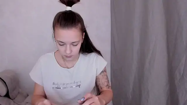 Snapshot of why_again_me chatting on 01-29-25, 05:35 why again me online show from 01-29-25, 05:35