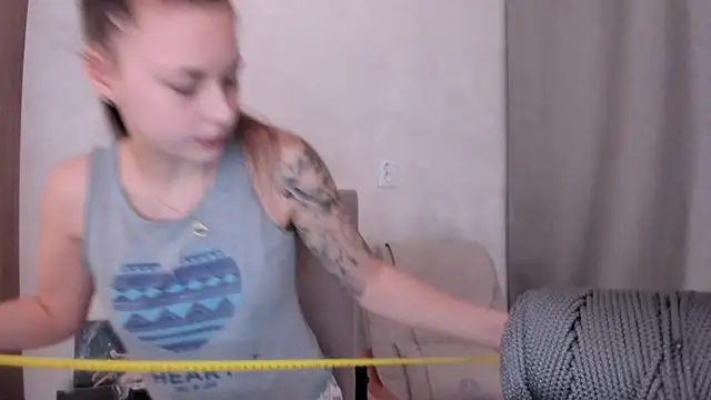 Snapshot of why_again_me chatting on 02-06-25, 04:25 why again me online show from 02-06-25, 04:25