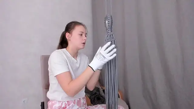 Snapshot of why_again_me chatting on 02-13-25, 08:45 why again me online show from 02-13-25, 08:45