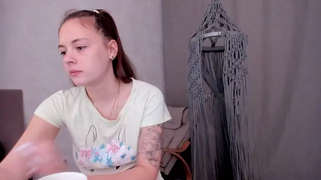 Snapshot of why_again_me chatting on 02-24-25, 08:14 why again me online show from 02-24-25, 08:14