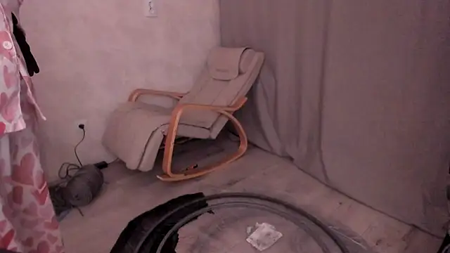 Snapshot of why_again_me chatting on 02-25-25, 06:09 why again me online show from 02-25-25, 06:09