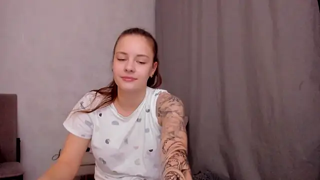 Snapshot of why_again_me chatting on 03-11-25, 10:42 why again me online show from 03-11-25, 10:42