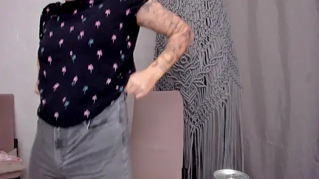 Snapshot of why_again_me chatting on 03-16-25, 06:55 why again me online show from 03-16-25, 06:55